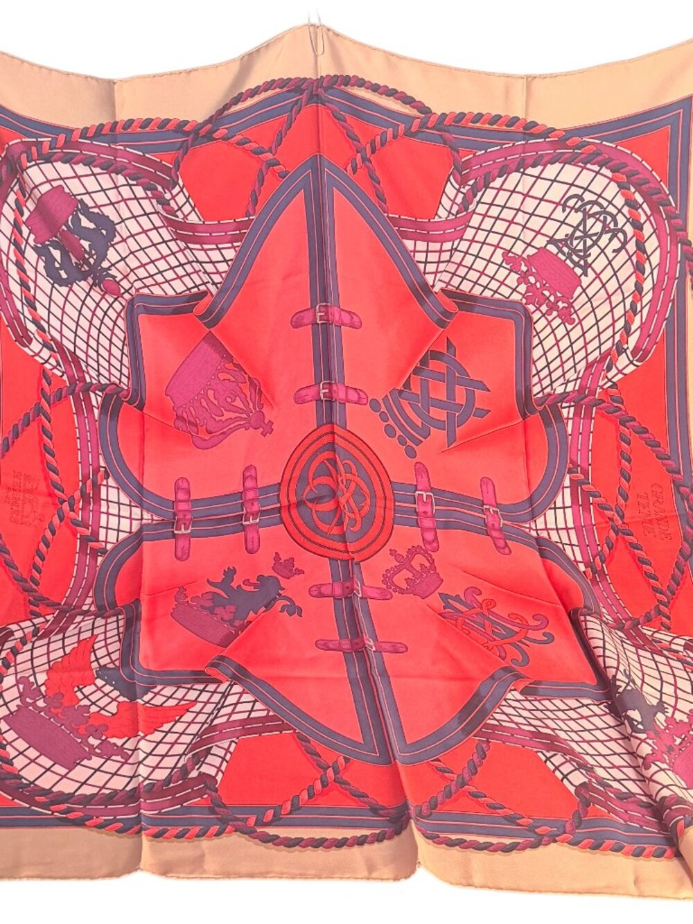 Auth HERMÈS Iconic Grand Tenue Silk Scarf, an Elizabeth II favorite design - Picture 3 of 10